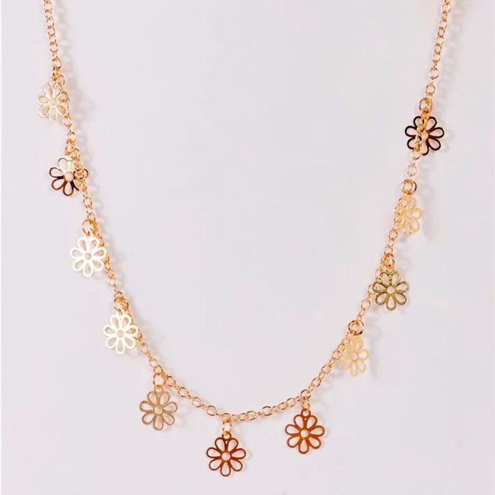 NWT Daisy Charms Necklace Laser Engraved Gold Dainty Chain